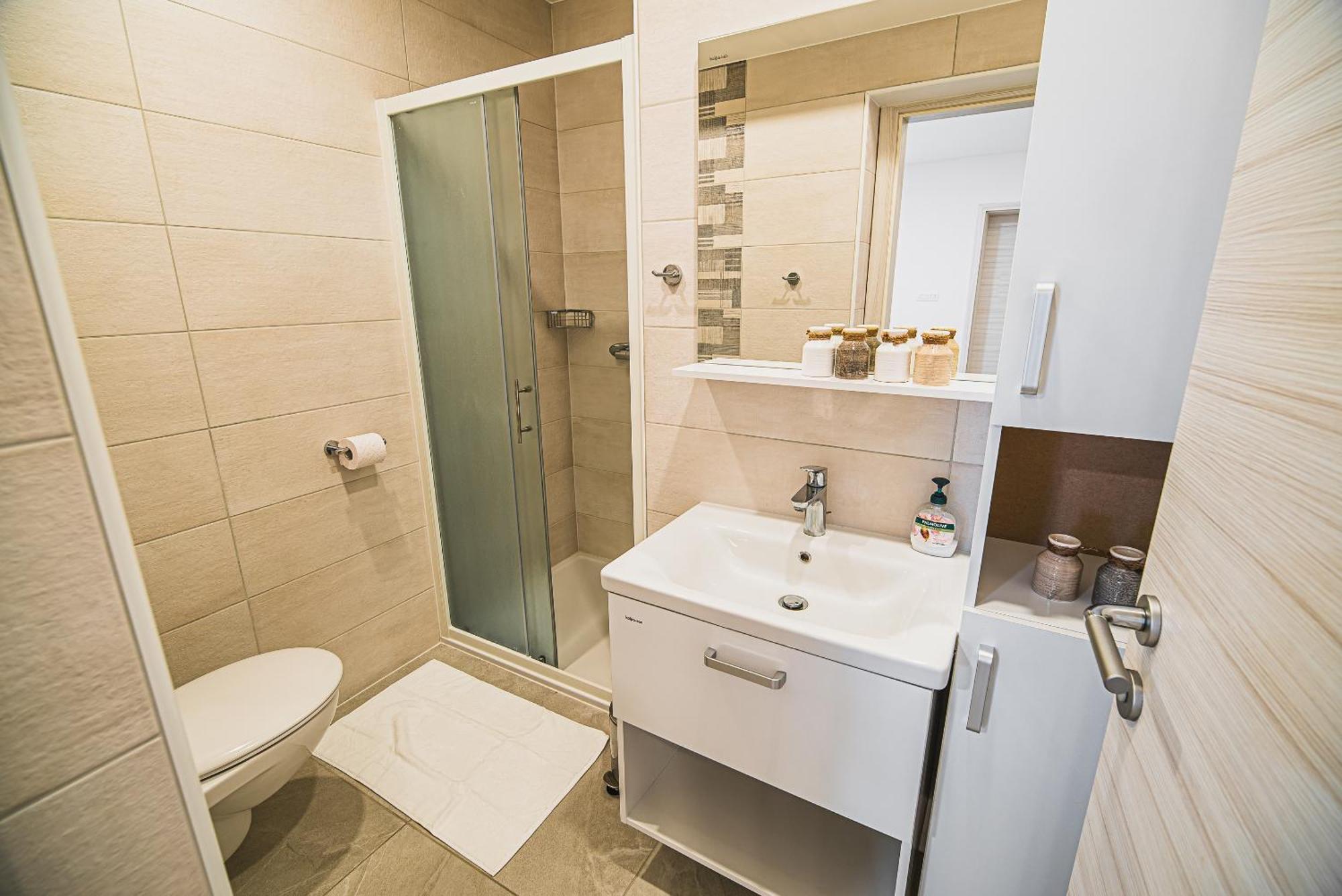 Gotar Apartment With Garden Кобарид Экстерьер фото