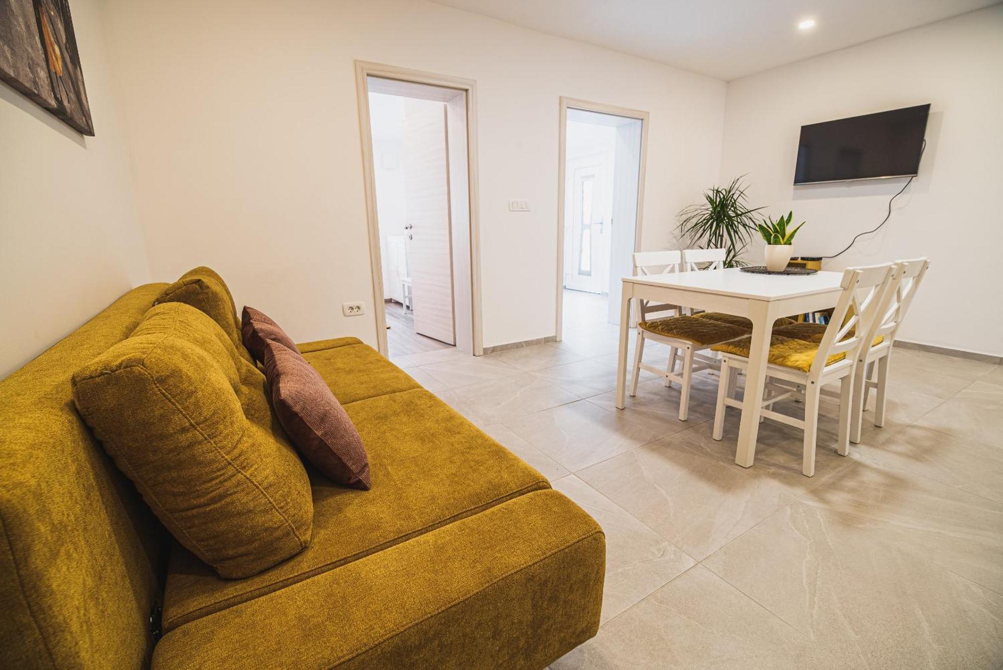 Gotar Apartment With Garden Кобарид Экстерьер фото