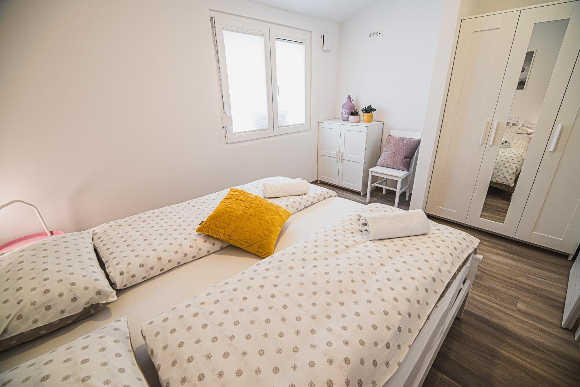 Gotar Apartment With Garden Кобарид Экстерьер фото