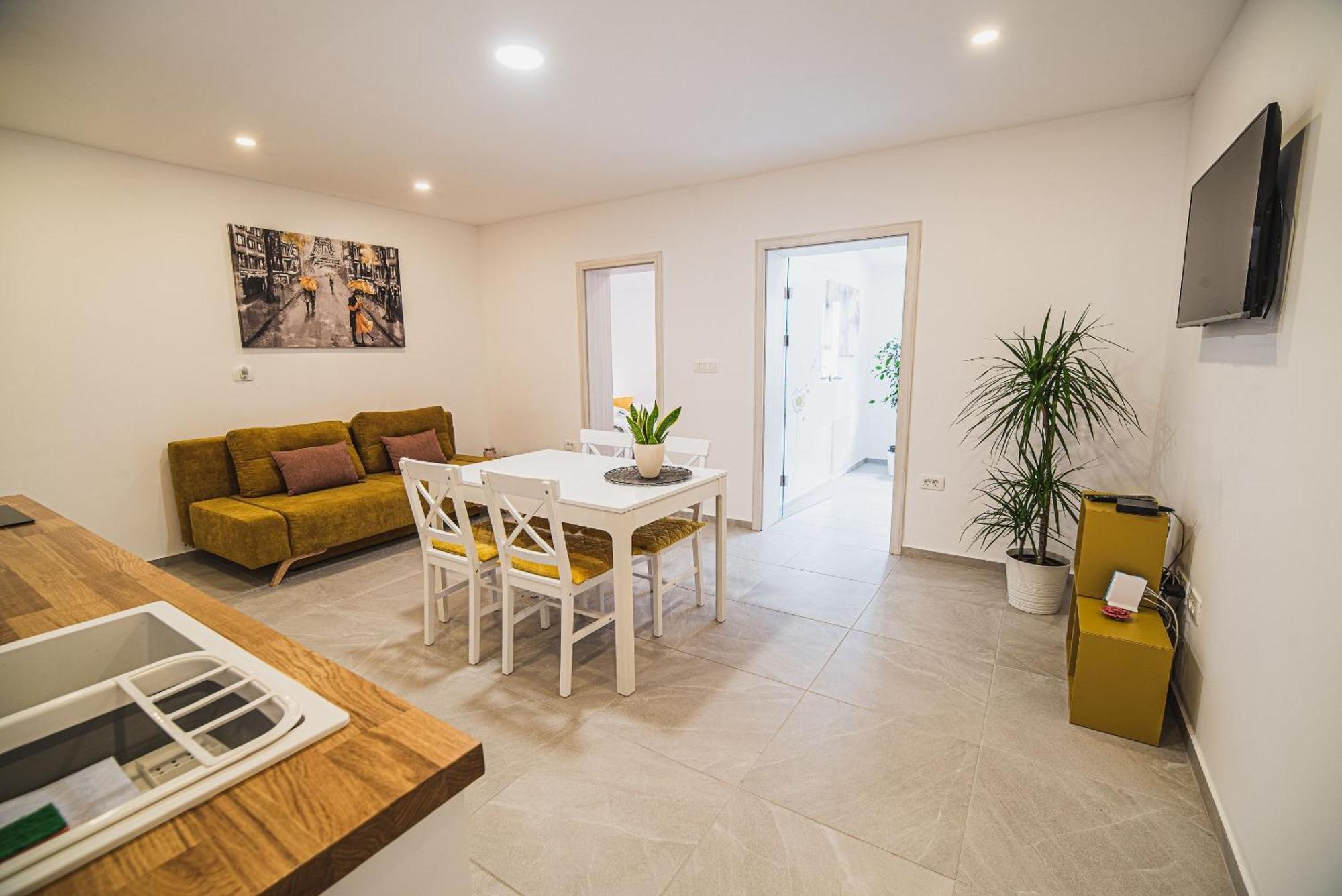 Gotar Apartment With Garden Кобарид Экстерьер фото
