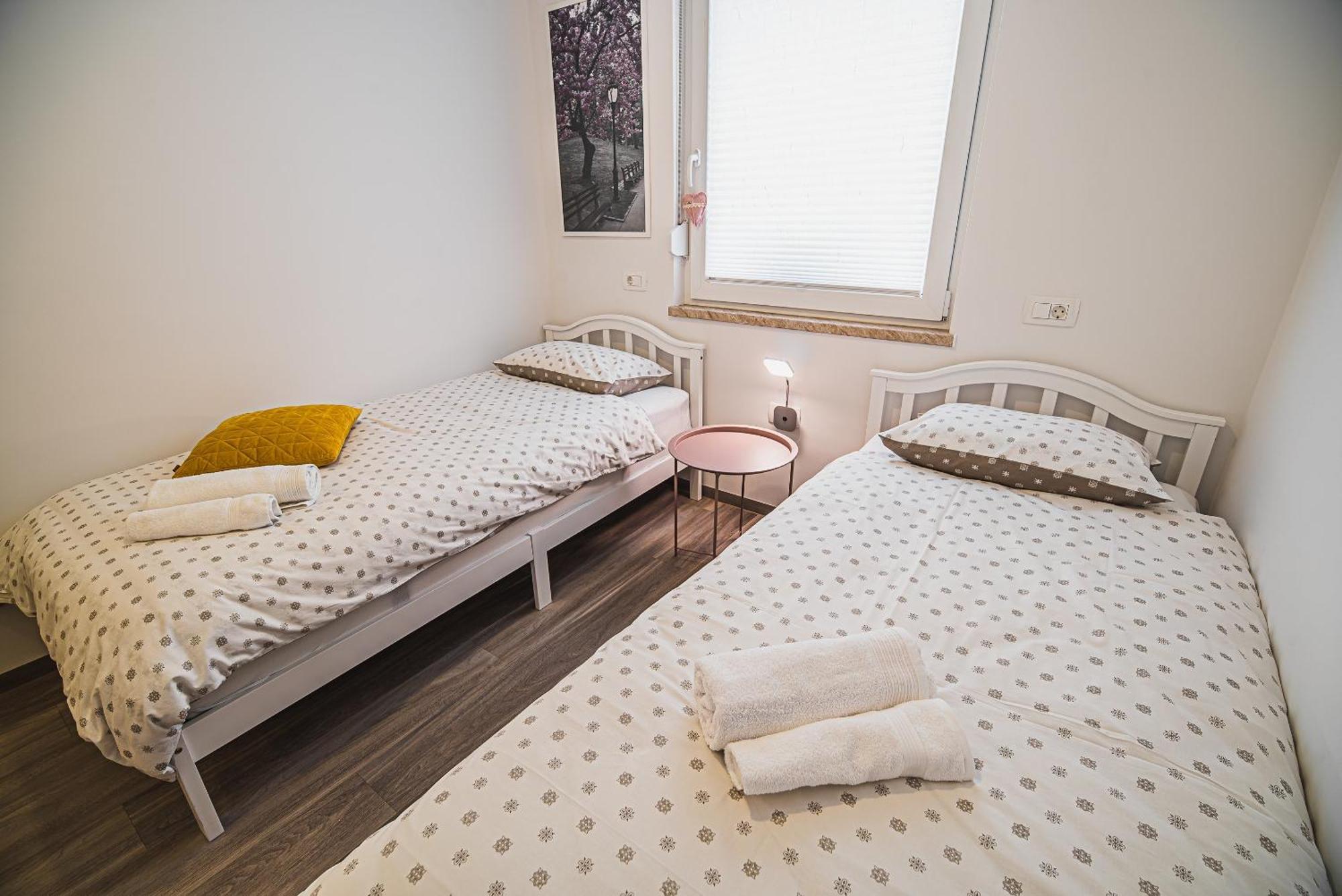 Gotar Apartment With Garden Кобарид Экстерьер фото