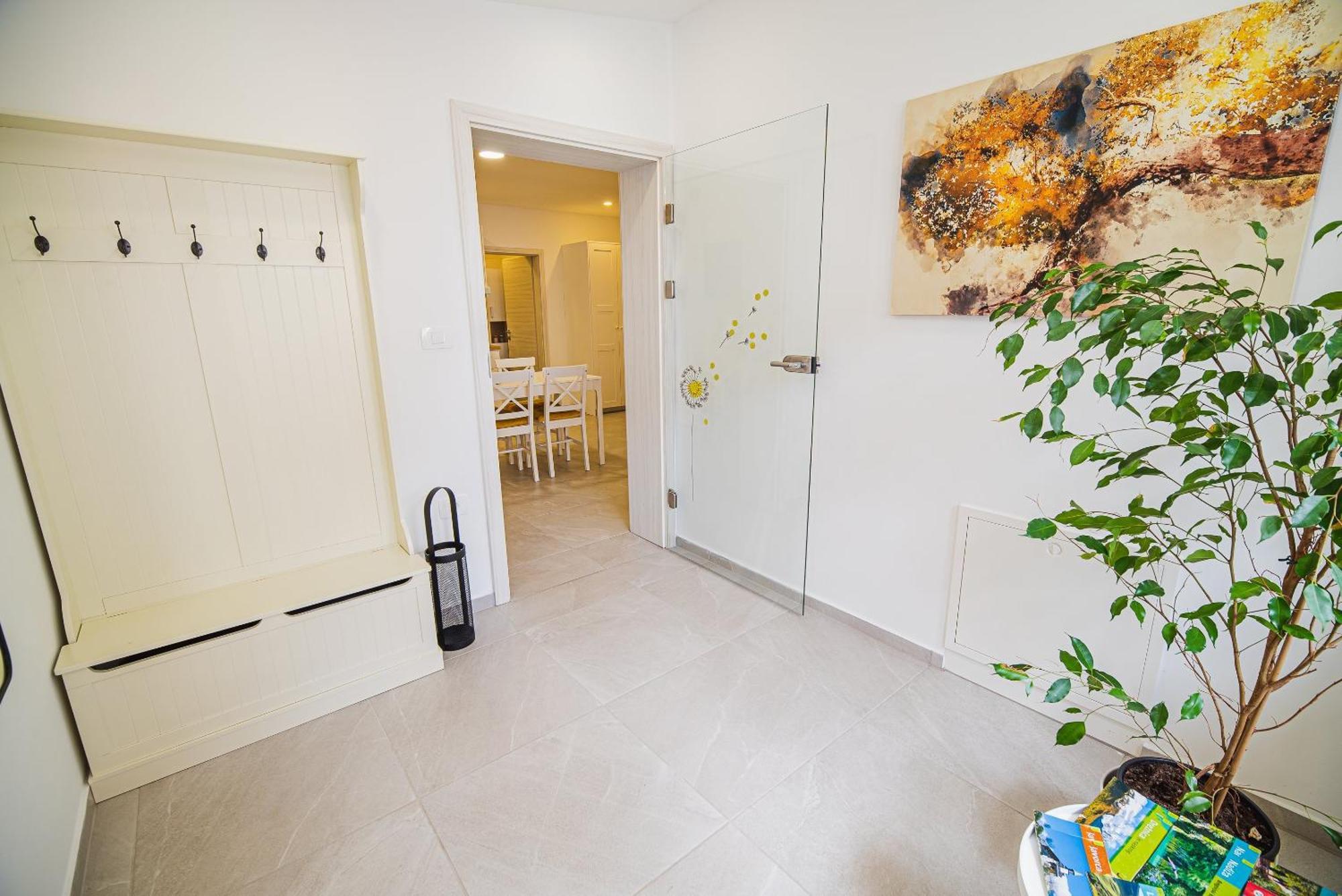 Gotar Apartment With Garden Кобарид Экстерьер фото