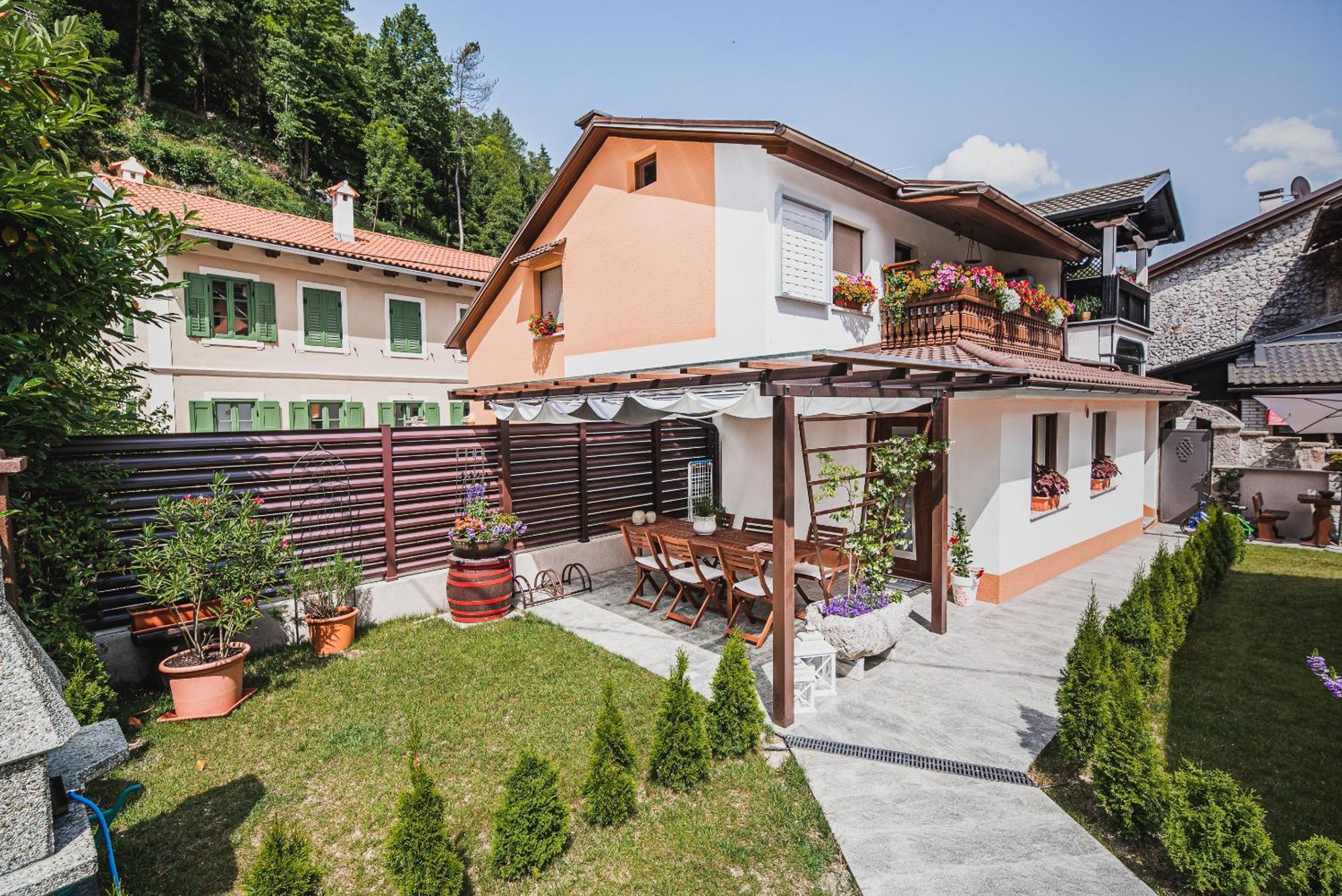 Gotar Apartment With Garden Кобарид Номер фото